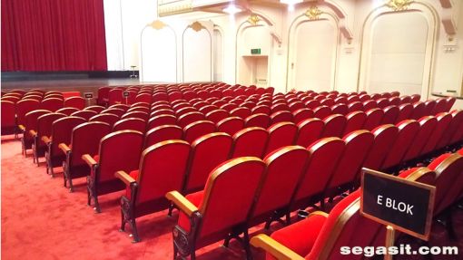 classic-theatre-seats